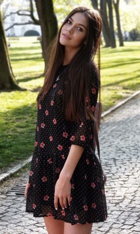 belle femme seins nu SIMONA